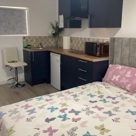 Brand New Studio Apartment With Beautiful Kitchen-Close To Liverpool City Centre Kültér fotó
