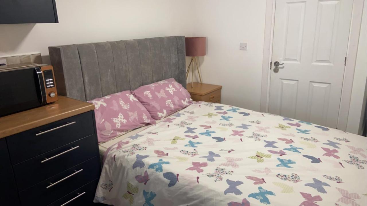 Brand New Studio Apartment With Beautiful Kitchen-Close To Liverpool City Centre Kültér fotó