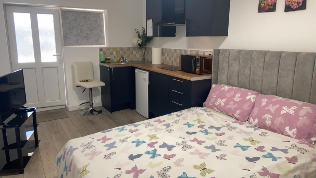 Brand New Studio Apartment With Beautiful Kitchen-Close To Liverpool City Centre Kültér fotó